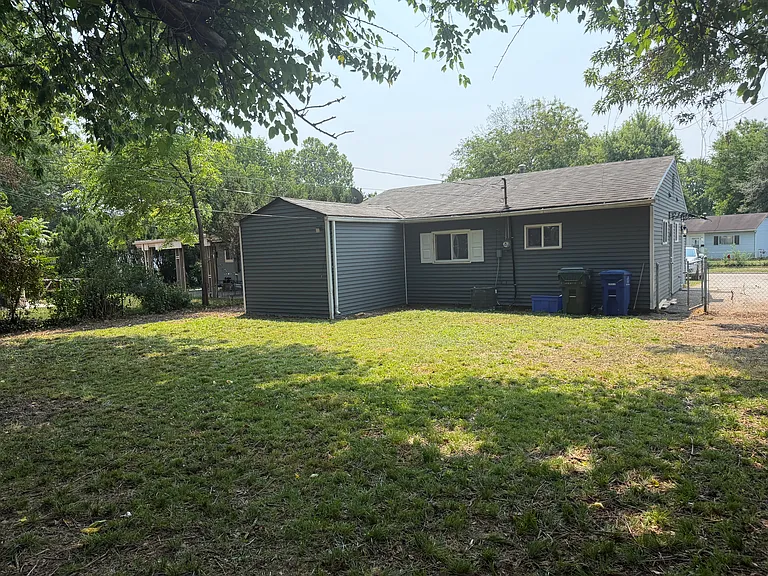 1216 Grovewood Dr — Photo 4