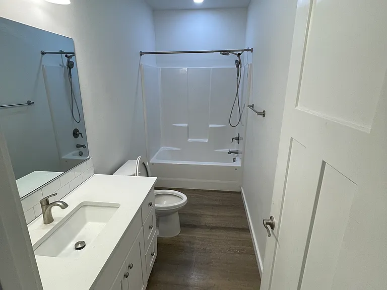 1325 W Bonneville St — Photo 5