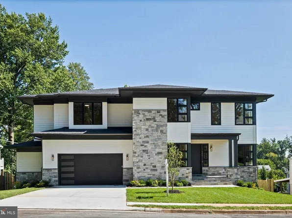 107 Moore Ave SE, Vienna, VA 22180