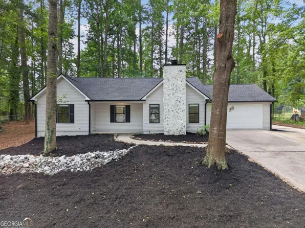 160 Running Bear Trl, Fayetteville, GA 30214