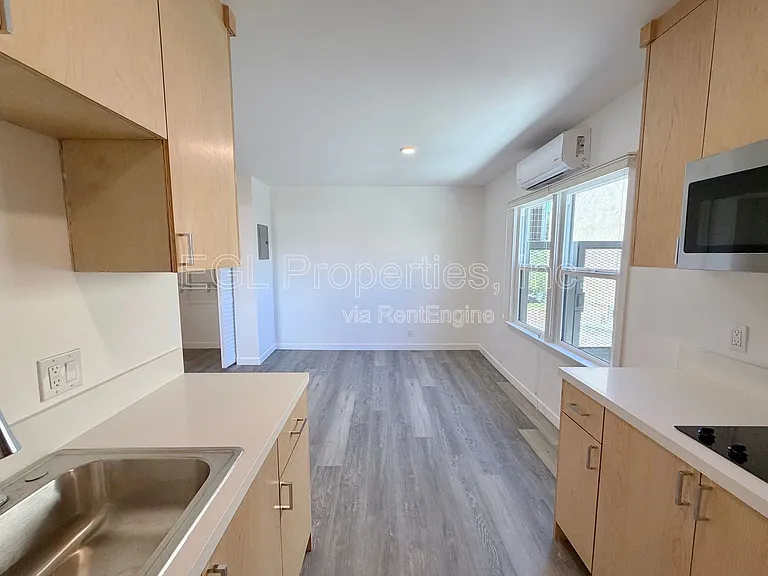 4239 1/2 W 64th St #4239-1/2 — Photo 9