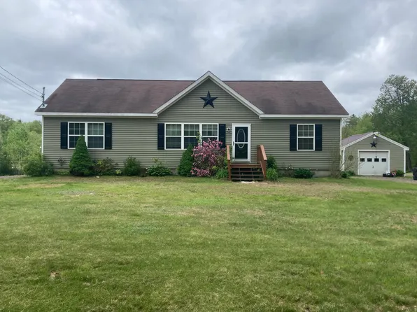 14 Lower Middle Road, Lebanon, ME 04027