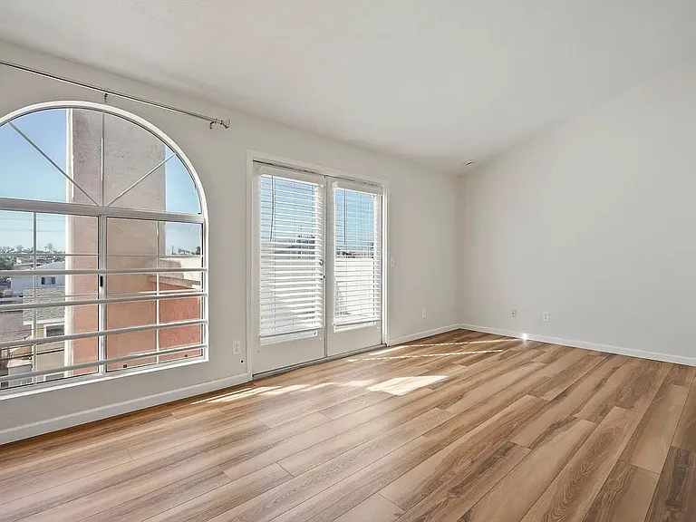 221 Donax Ave #11 — Photo 24