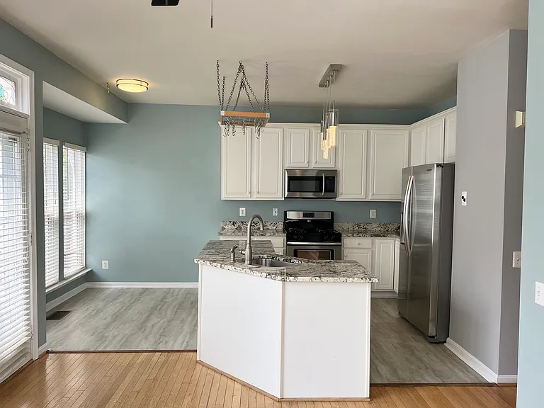 22464 Maison Carree Sq — Photo 3