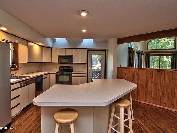 5th image of 1247 Woodland Ct