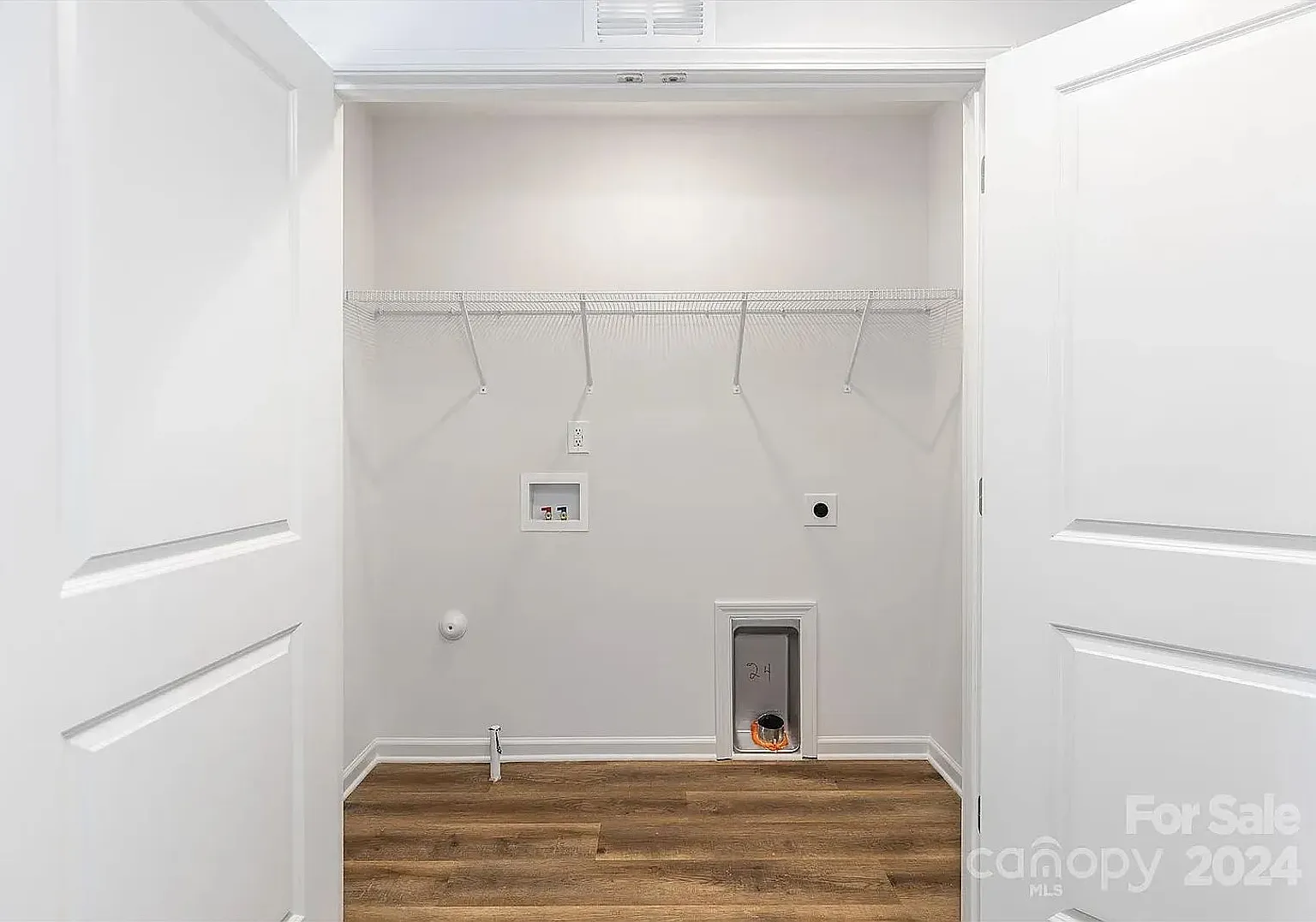 Room in 3 Bedroom Home at Pleasant Grove Rd — Photo 3