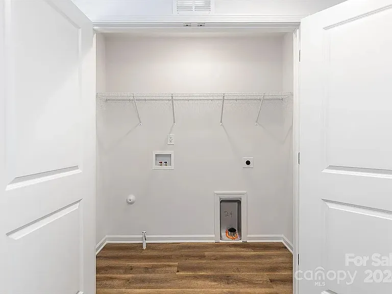 8031 Pleasant Grove Rd — Photo 3