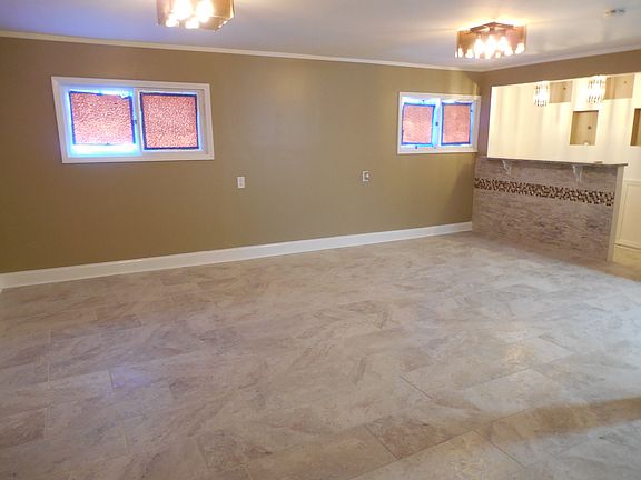 3rd image of 4760 189th St