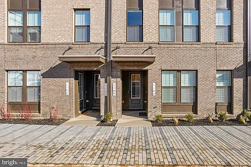 118 Locke Mews #B Photo 1 118 Locke Mews #B Photo 1