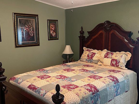 5th image of 1001 Woodside Dr