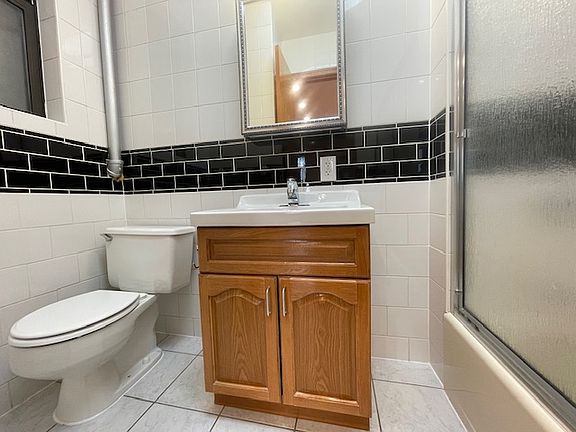 5th image of 162 7th Ave APT A2