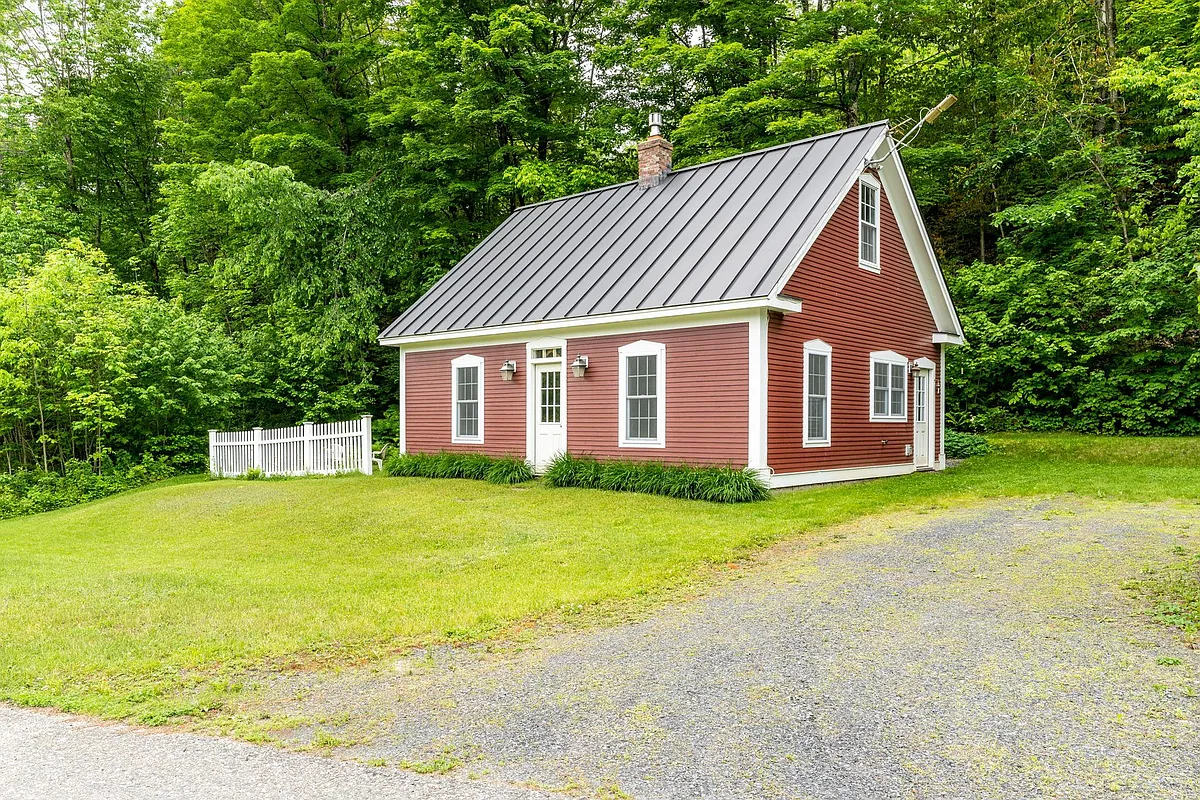Building Photo - 425 Nebraska Valley Rd