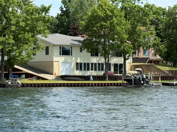 11232 Loon Echo Dr, Delton, MI 49046