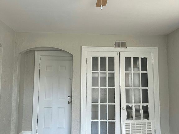 2nd image of 4231 Ellenwood Ave APT 201