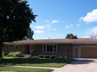 1103 Nebobish Ave, Essexville, MI 48732