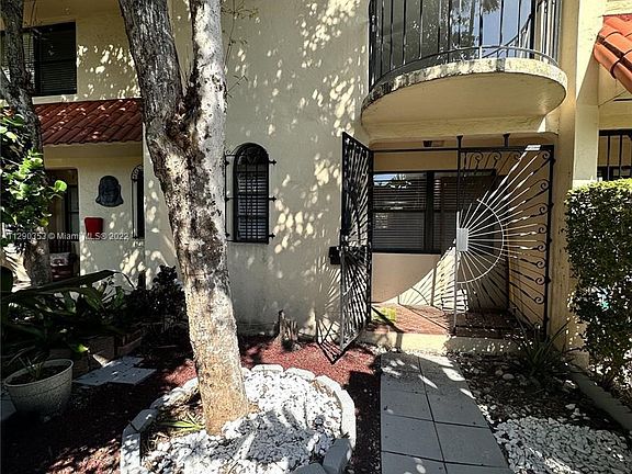 2nd image of 1557 NE 105th St #7-2