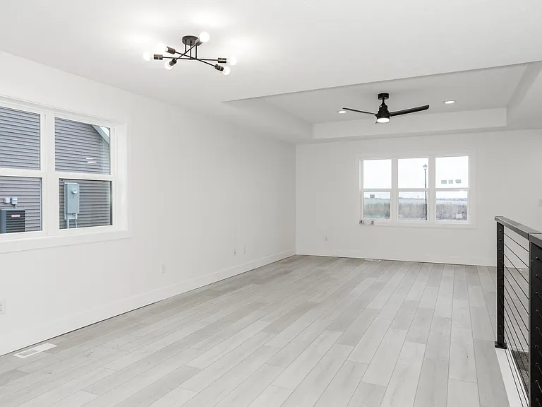 1527 Duncannon Dr — Photo 12