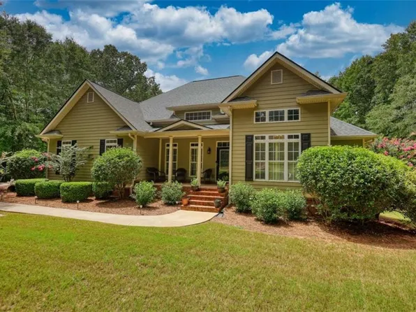 10 Nicklaus Cir, Social Circle, GA 30025