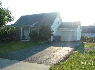 4872 Sycamore St, Newport, MI 48166