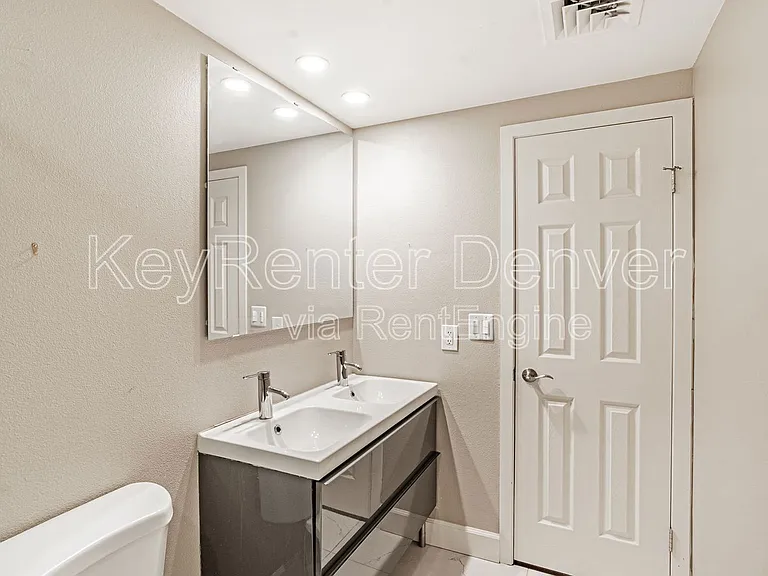 800 N Pearl St #202 — Photo 13