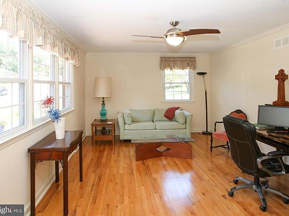 4th image of 14 Lyells Ct
