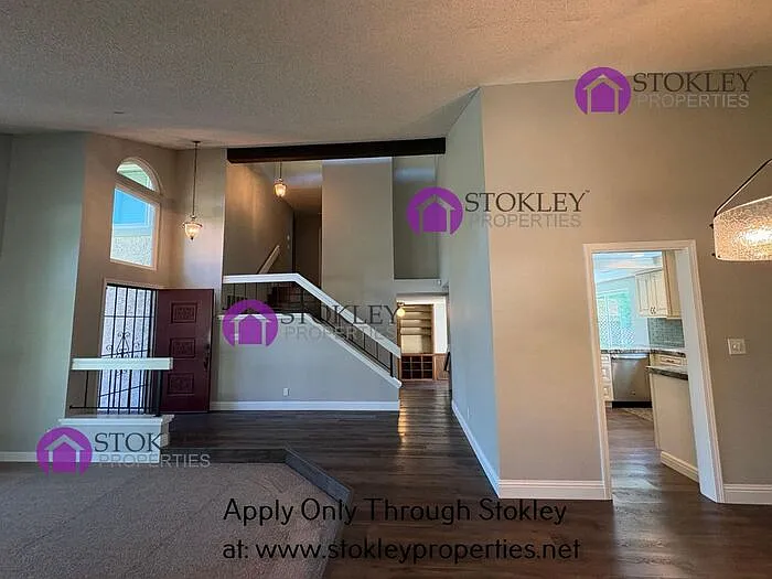 2397 Lake Meadow Cir — Photo 6