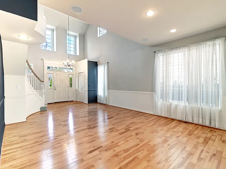 6632 188th Pl NE — Photo 3