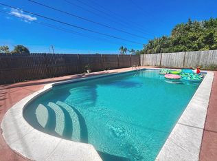 824 Bayberry Dr, Lake Park, FL 33403