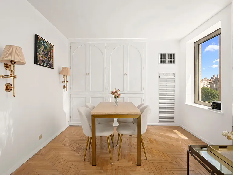 106 Central Park S #10H — Photo 2