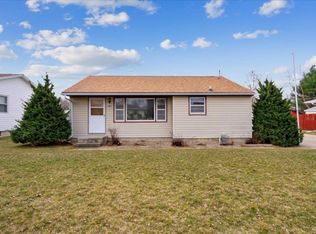 1445 Robin Rd, Waterloo, IA 50701