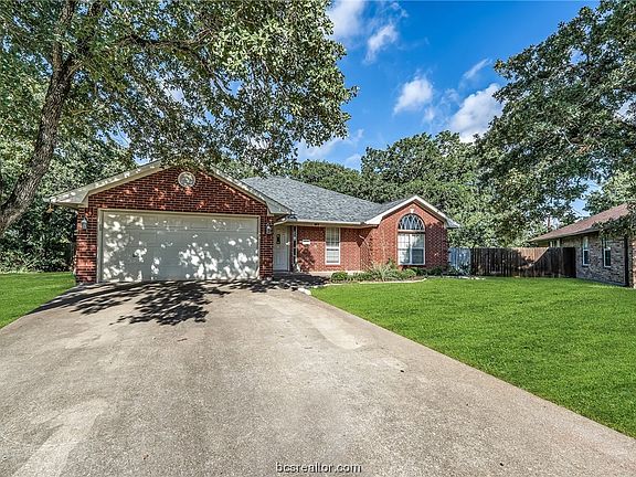 3rd image of 3826 Stony Creek Ln