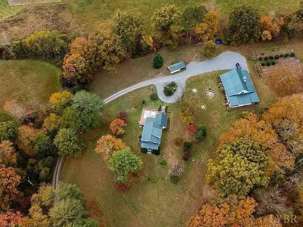 325 Old Roseland Rd, Roseland, VA 22967