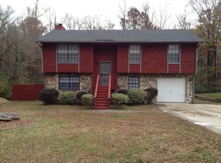 7025 Hania Dr, Fairburn, GA 30213