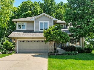 1733 NW 122nd Ct, Clive, IA 50325