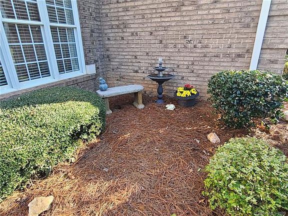 3rd image of 112 Creek View Ct