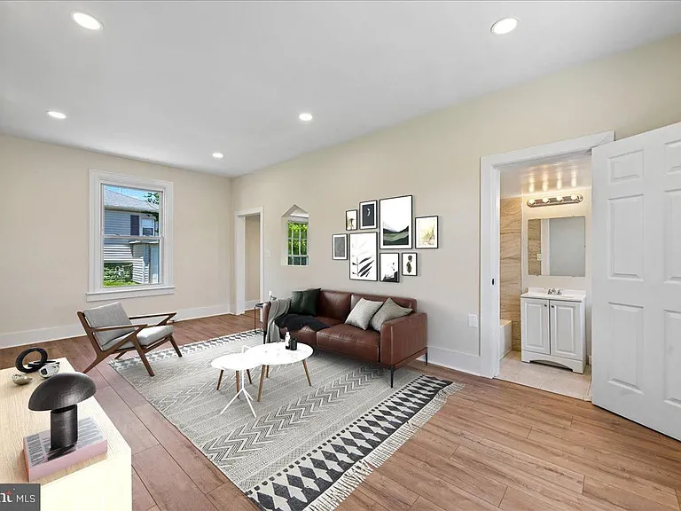 4012 Will St — Photo 11