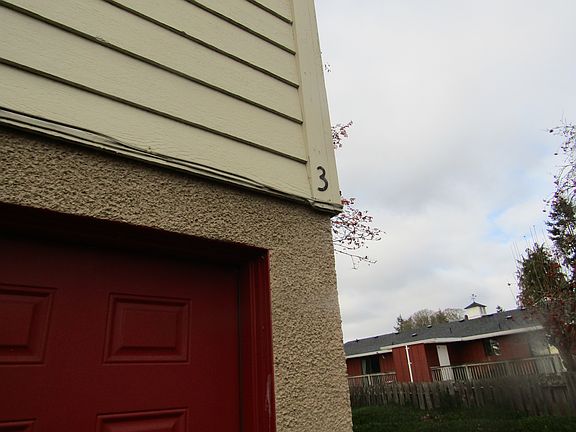 2nd image of 1307 Garfield St S APT 3