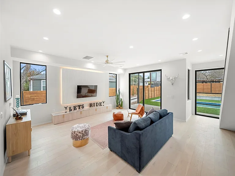 2107 Brackenridge St #A — Photo 4