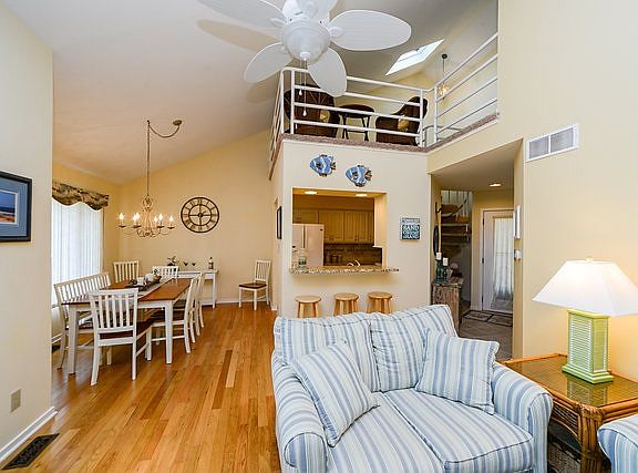 5th image of 111 Breton Ct #111