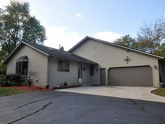 3rd image of 8407 Whitewood Dr