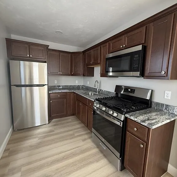 169 Grant St — Photo 1