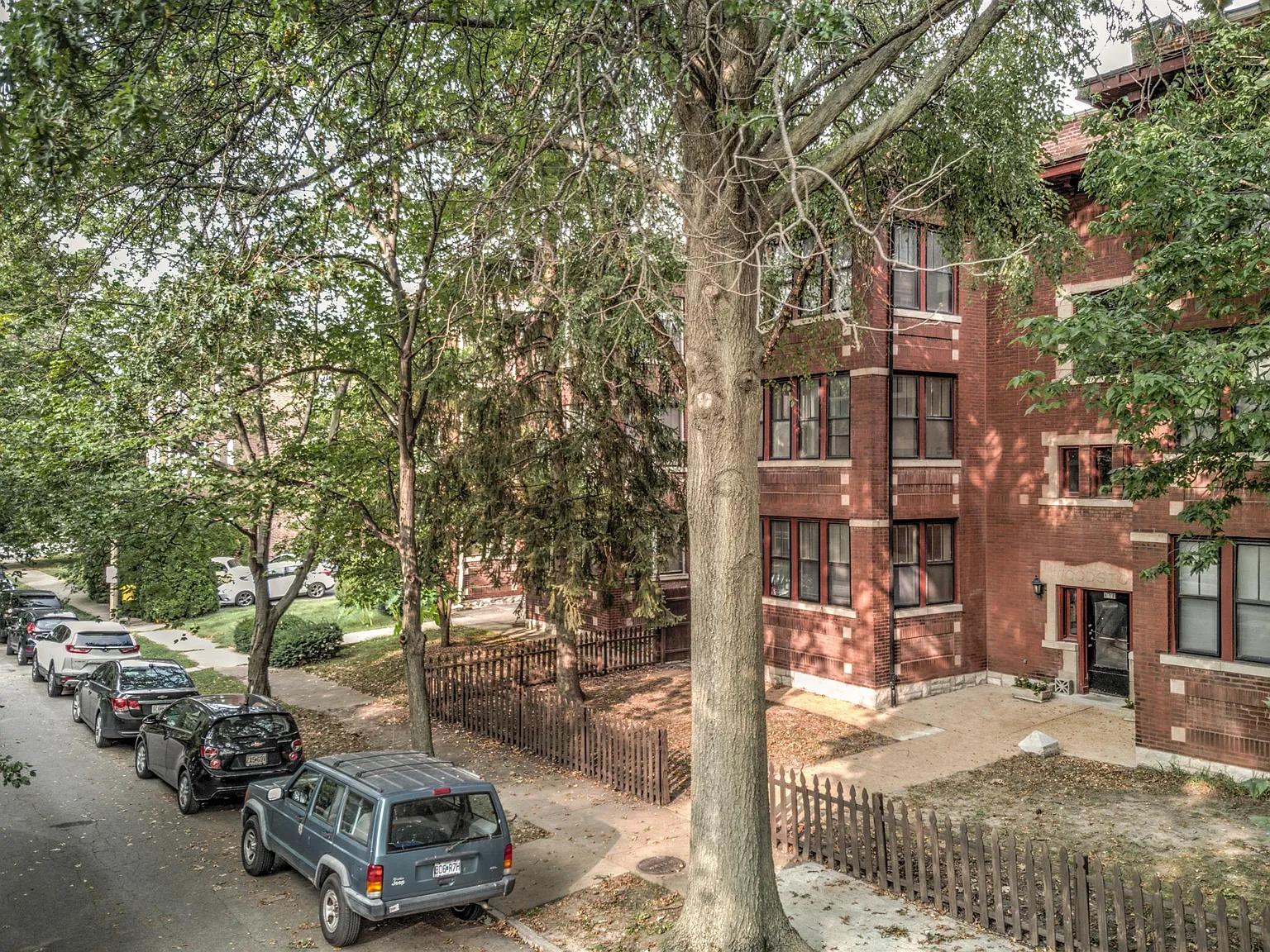 1722 Waverly Place — Photo 2