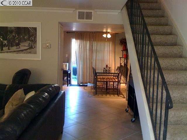 2nd image of 131 Muir Rd