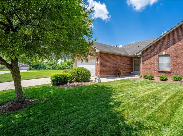 123 Burgundy Dr, Englewood, OH 45322