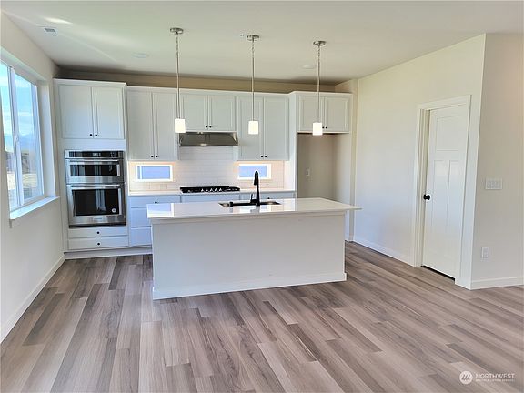 3rd image of 22131 Jameson Avenue NW