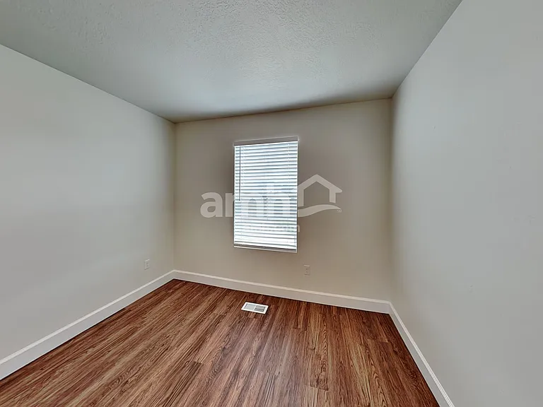 1348 E White St — Photo 18