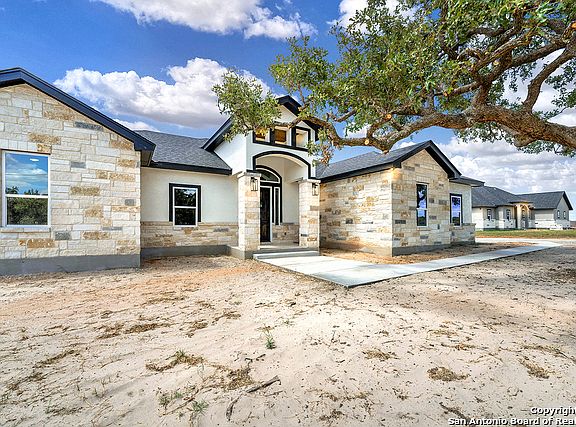 2nd image of 1251 County Road 319