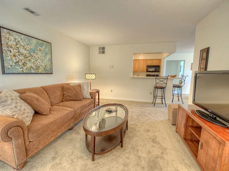 Stillwaters, Hickory Grove Apartments — Photo 7