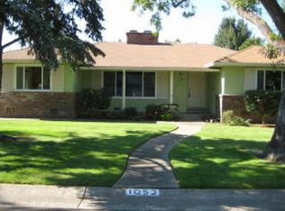 1052 Entrada Rd, Sacramento, CA 95864