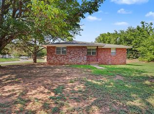 111 W Cedar Ave, Sayre, OK 73662